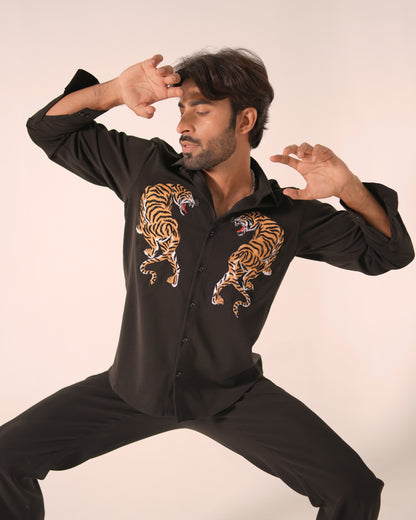 ROAR IN BLACK